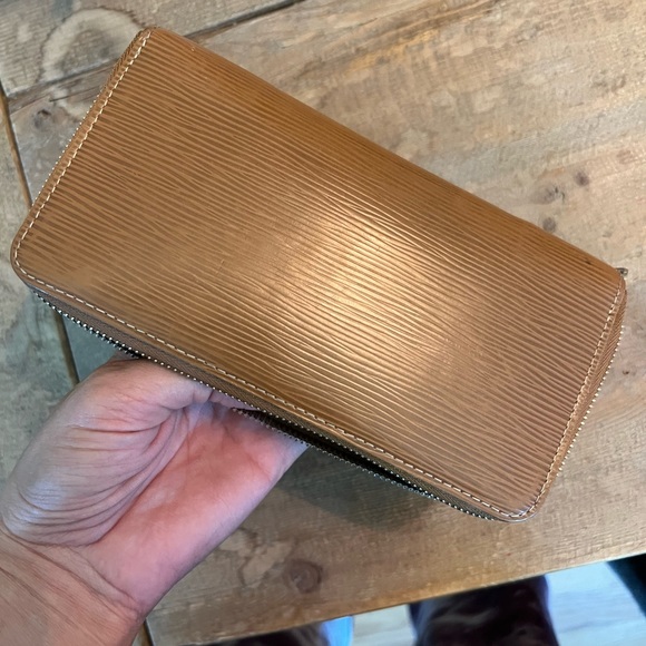❤️👛⭐️Louis Vuitton zippy wallet excellent conditioning w box - Picture 6 of 8